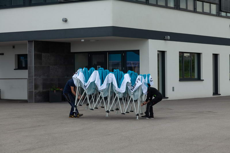 Faltzelt kaufen Aufbau 2